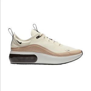 ISO!! Size 6 or 6.5  Nike Air Max Dia Pale ivory